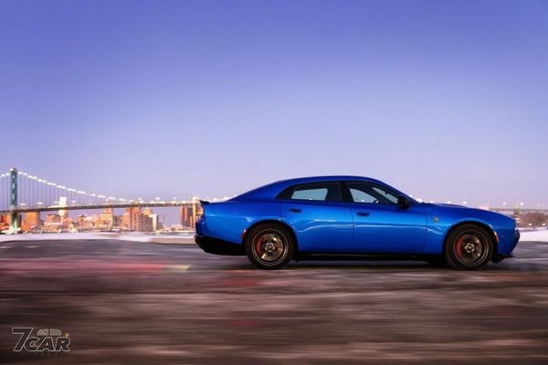 Dodge Charger 家族擴編，全新四門 Daytona 電動肌肉車亮相