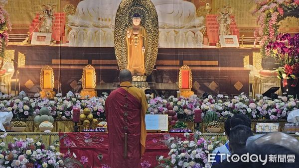 ▲▼新北市三峽區北大國小前19日發生的嚴重車禍事故，佛光山祈福。（圖／記者呂佳賢攝）