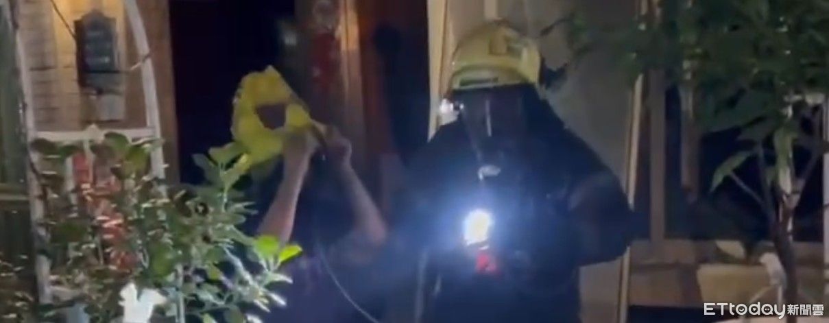 快訊／台南安南區住宅深夜竄火　5人受困陽台警消及時救援