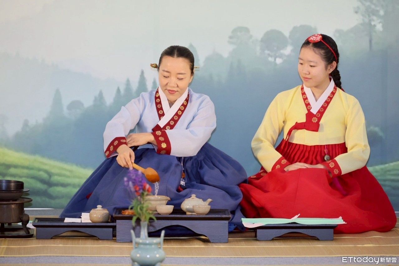 竹山國際茶道節登場　韓國茶道師開幕秀韓式迎賓茶禮吸睛