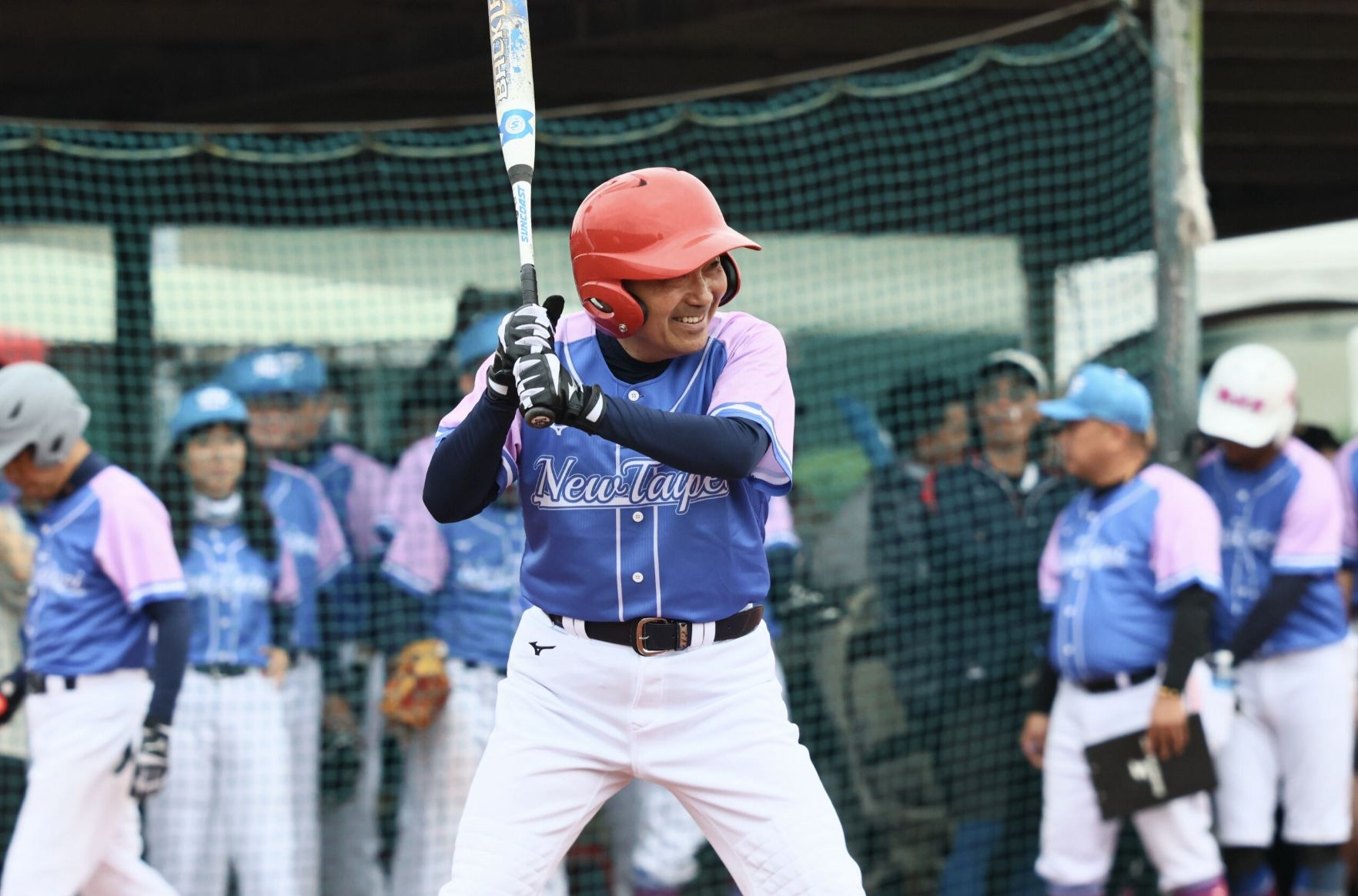 ▲▼       世壯運慢速壘球雙北大戰二部曲新北市獲銀　侯友宜肯定團隊的好表現      。（圖／新北市政府）