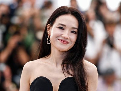 舒淇小露事業線吸目光 戴單邊葫蘆耳環好時髦
