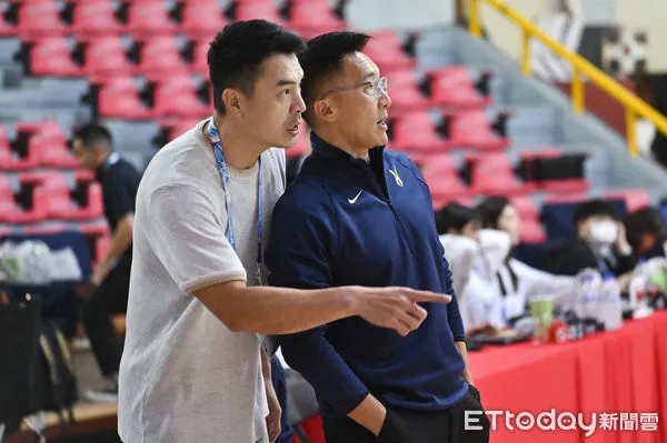 ▲▼2025世壯運籃球，「台灣飛人」陳信安，右為總教練許晉哲。（圖／記者李毓康攝）