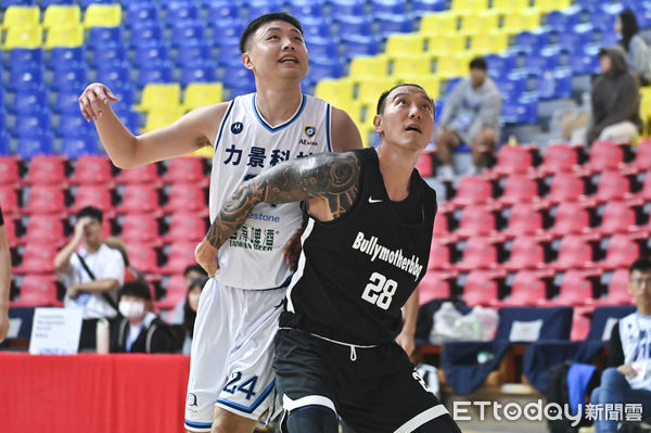 ▲▼2025世壯運籃球，台啤力景朱億宗(左)與藝人王陽明(右)。（圖／記者李毓康攝）