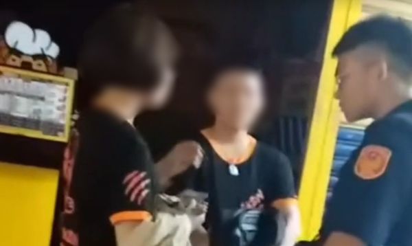▲台南市南區新興路炸雞店傳勞資爭議，尹姓女子控遭突解僱，報請警方到場協助處理。（圖／翻攝自社會事新聞影音）