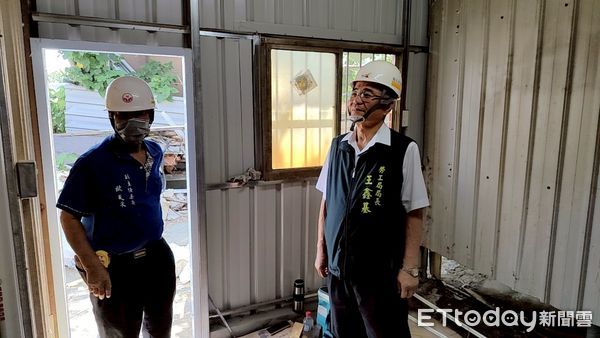 ▲台南市勞工局「做工行善團」假日再啟航，持續為弱勢族群修繕家園，25日共出動多工會志工兵分三路，分赴後壁、安南與南區三處啟動修繕行動。（圖／記者林東良翻攝，下同）