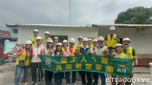 ▲台南市勞工局「做工行善團」假日再啟航，持續為弱勢族群修繕家園，25日共出動多工會志工兵分三路，分赴後壁、安南與南區三處啟動修繕行動。（圖／記者林東良翻攝，下同）