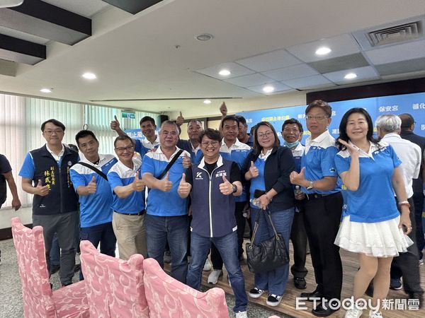 ▲台東百工百業聚集聲援黃建賓。（圖／記者楊晨東翻攝）