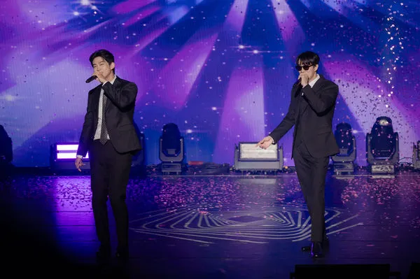 ▲▼ 玉澤演來台灣遇變態！　當場解扣秀「性感胸肌」：我會脫，你們這些～。（圖／SHOW Office提供）