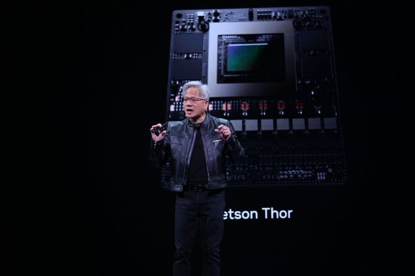 黃仁勳炫風來台，AI話題熱度再起，他強調，機器人將是未來的經濟核心。（鏡報新聞網董孟航）
