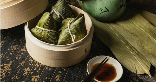 許多民眾在端午節開心吃粽子，但吃完要如何處理粽葉卻讓不少人一頭霧水。（示意圖／Pexels）