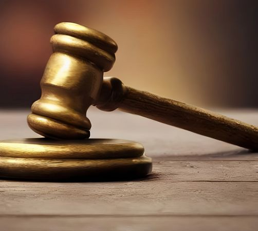 ▲一名軍官在澎湖擔任艦艇駐艇官時，竟擅自離崗帶著同袍外出用餐，獨留一名上兵在船上待命，被實施夜間督導的長官發現後，交由澎湖地檢署偵查。（示意圖／取自免費圖庫photo-ac）