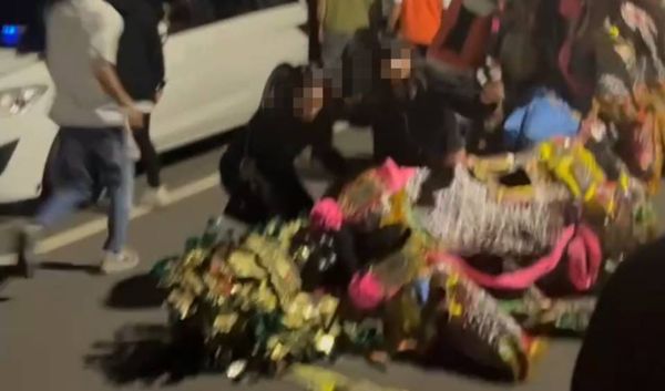 ▲和美鎮某廟會舉辦繞境活動爆肢體衝突。（圖／民眾提供）