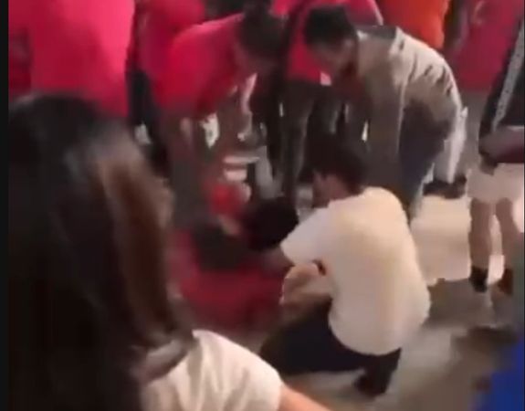 ▲和美鎮某廟會舉辦繞境活動爆肢體衝突。（圖／民眾提供）