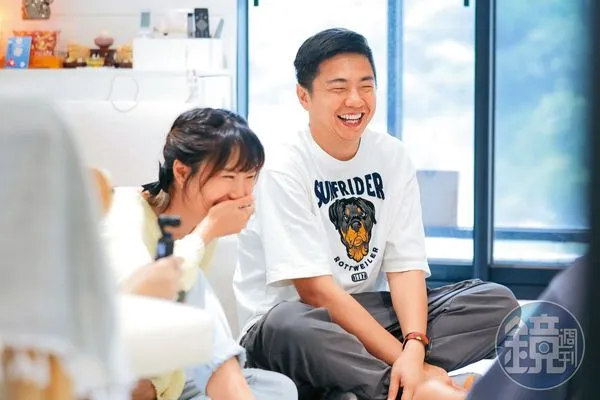 大牙新領養一隻雪納瑞99回家，因老犬不愛在家大小便，熊爸特別來幫忙解疑難。