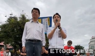 ▲謝龍介昨日替羅廷瑋反罷免助講時，嗆罷團「生兒沒屁X」。（圖／翻攝自羅廷瑋臉殊直播）