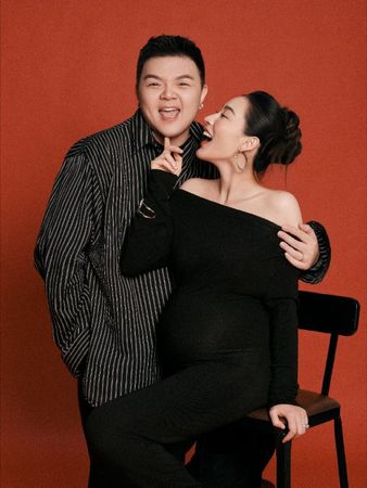 ▲《中國有嘻哈》艾福傑尼當爸！　大哭報喜：母女均安 。（圖／翻攝自艾福傑尼微博）