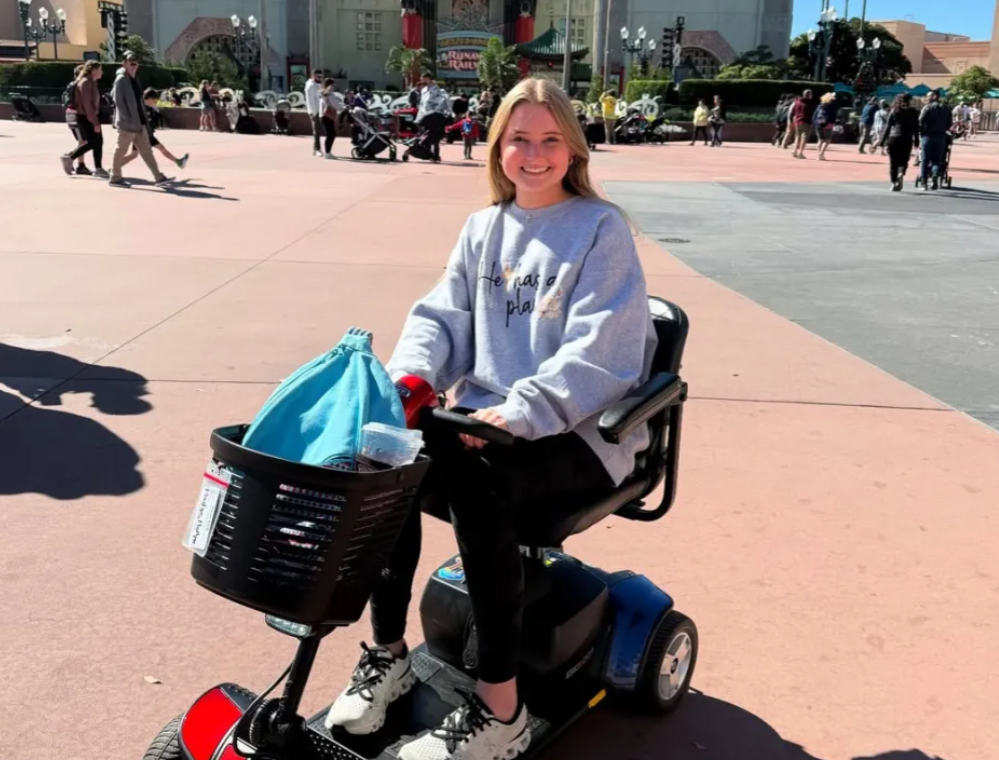 ▲▼19歲正妹網美患腦癌！臉腫成2倍嚴重變形   不到1年病逝。（圖／Instagram／pheelan.anna）