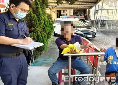 屏東男手遭割傷血流如注!急奔派出所求救 警安撫止血通報119