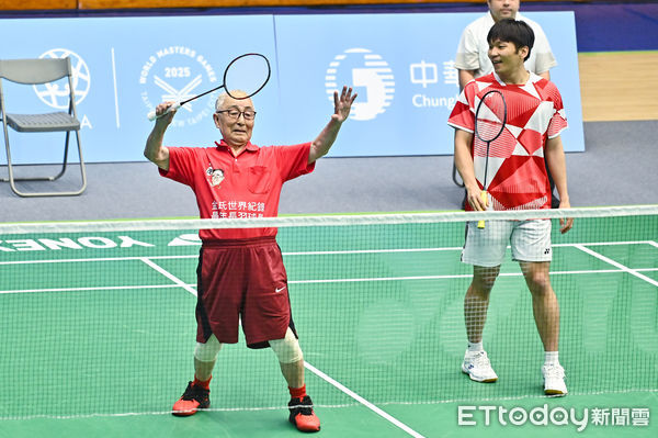 ▲▼2025世壯運羽球，104歲頑童林友茂搭檔奧運金牌李洋。（圖／記者李毓康攝）