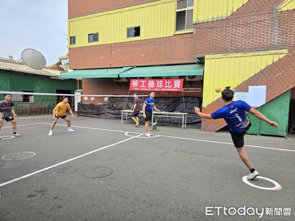 ▲移工選手齊聚台南參加藤球比賽，現場氣氛熱絡，展現十足團隊默契。（記者林東良翻攝，下同）