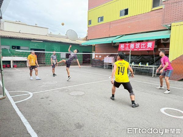▲移工選手齊聚台南參加藤球比賽，現場氣氛熱絡，展現十足團隊默契。（記者林東良翻攝，下同）