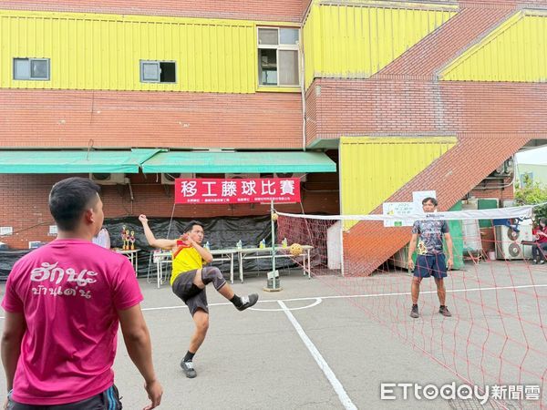 ▲移工選手齊聚台南參加藤球比賽，現場氣氛熱絡，展現十足團隊默契。（記者林東良翻攝，下同）