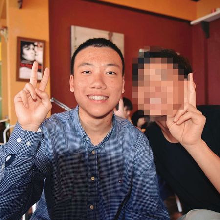 林睿庠（左）就讀高中時，曾代表台灣贏得國際數學奧林匹亞比賽銅牌，短短幾年竟成FBI鎖定大毒梟。（翻攝林睿庠臉書）
