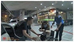 ▲員警為急產婦鳴笛開道。（圖／警方提供 翻攝自Google Map.）