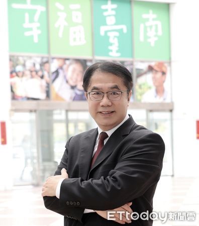 ▲黃偉哲強調區域均衡發展，重大建設紛紛落腳北台南，成為產業轉型新基地。（記者林東良翻攝，下同）