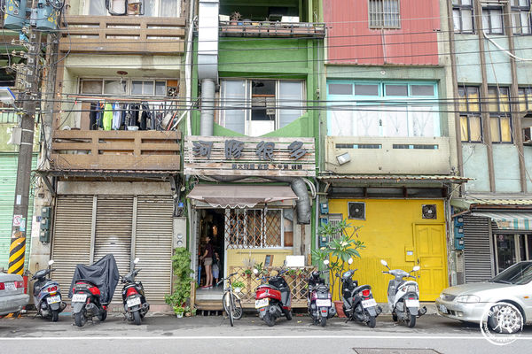 ▲▼基隆正濱漁港旁 河豚很多。（圖／部落客桃桃`s旅人手札授權提供）