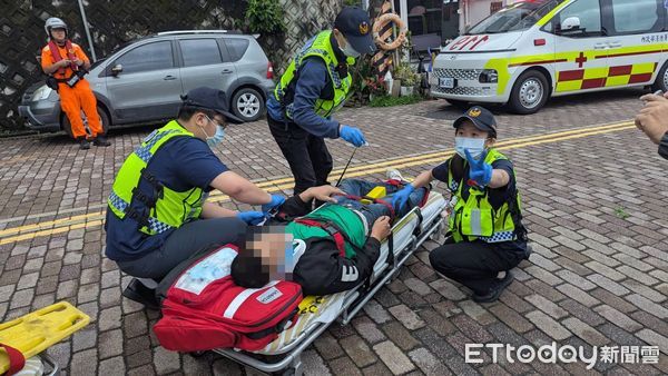 ▲▼       阿根納造船廠掉下橋      。（圖／記者郭世賢翻攝）