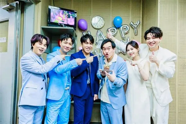 ▲▼陳孟賢（左起）、陳隨意、許志豪、康康、杜忻恬、李子森一起慶生。（圖／中視提供）