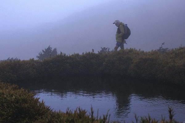 ▲▼張震嶽推出深情新作〈媽媽的眼睛〉。（圖／本色音樂提供）