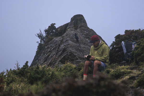 ▲▼張震嶽上山取景MV。（圖／本色音樂提供）