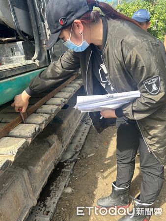 ▲台灣世界展望會東區辦事處區處長李玉明有感災後重建重機械需求，盼望促成家長轉型就業契機。（圖／展望會提供，下同）