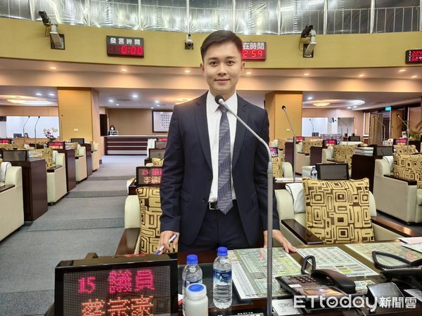 ▲蔡宗豪在市政總質詢中火力全開，針對財劃法預算、交通建設與婦幼政策逐一點名。（圖／記者林東良翻攝，下同）