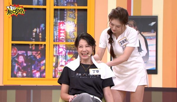 ▲鍾欣凌(中)被裸男包圍。（圖／TVBS提供）