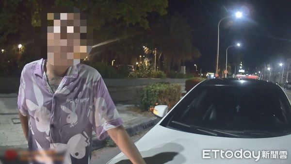 ▲▼黃姓男子因紅線違停，遭警方盤查。警方發現他渾身酒氣，他卻辯稱剛上車準備找代駕，企圖規避追查，卻被警方當場拆穿，他直接拒絕酒測。（圖／記者吳世龍翻攝）