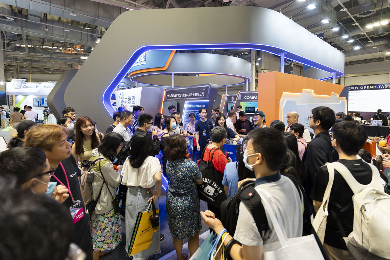 今年最後一場AI指標展　前進WAVE 2025搶攻AI應用媒合商機