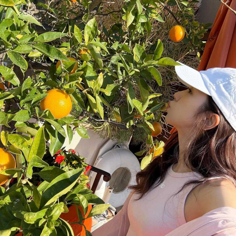 懶人也能變女神！JISOO「運動系仙女」穿搭術、時髦休閒4技巧一次解鎖