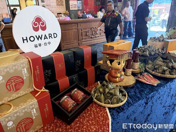 ▲西螺福興宮邀集福華大飯店、瑞春醬油、西螺警分局一同辦理「端午送暖暨物資捐贈活動」，用太平媽祖慈悲為懷的精神，為弱勢團體盡一份心力。（圖／記者游瓊華翻攝）