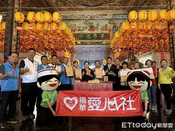 ▲台中福華攜手百年福興宮端午送暖物資捐贈。（圖／記者游瓊華翻攝）