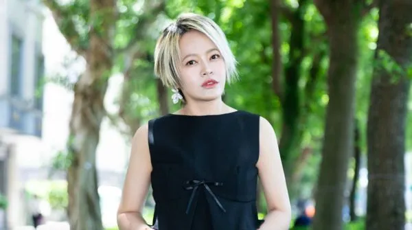 ▲▼ 戴愛玲推出新專輯。（圖／華納音樂提供）