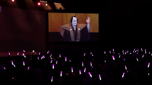 ▲全球首次跨國共演！中華電信攜NTT零時差演出　嗨爆大阪萬博舞台。（圖／記者劉亮亨攝）