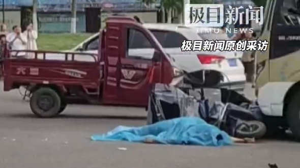 ▲▼陸2老人送孫上學遭小巴士撞死。（圖／翻攝自微博）