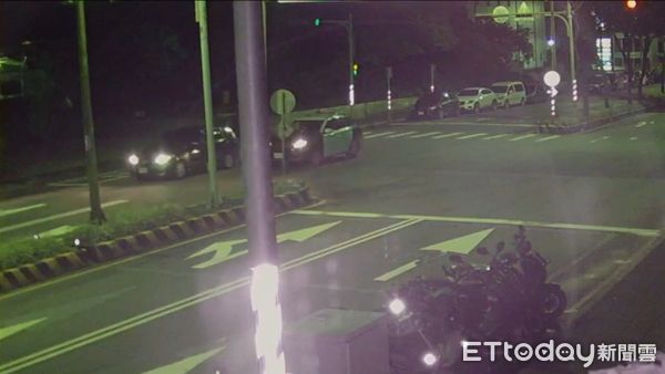 ▲汐止警方逮捕衝撞警車的張姓駕駛及車上乘客，搜出大批毒品。（圖／記者張君豪翻攝）