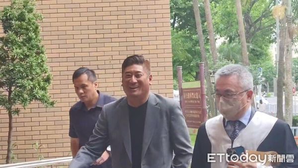 ▲▼檢察官聲請電子監控辜仲諒，北院裁准。（圖／記者陸運陞翻攝）
