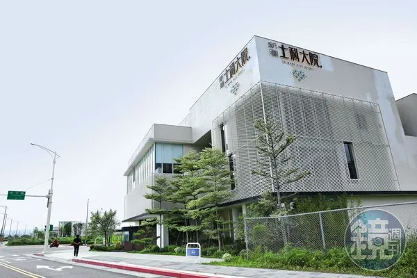 士科大院透露除在地自住客外，近日外地置產客也紛紛上門看房。