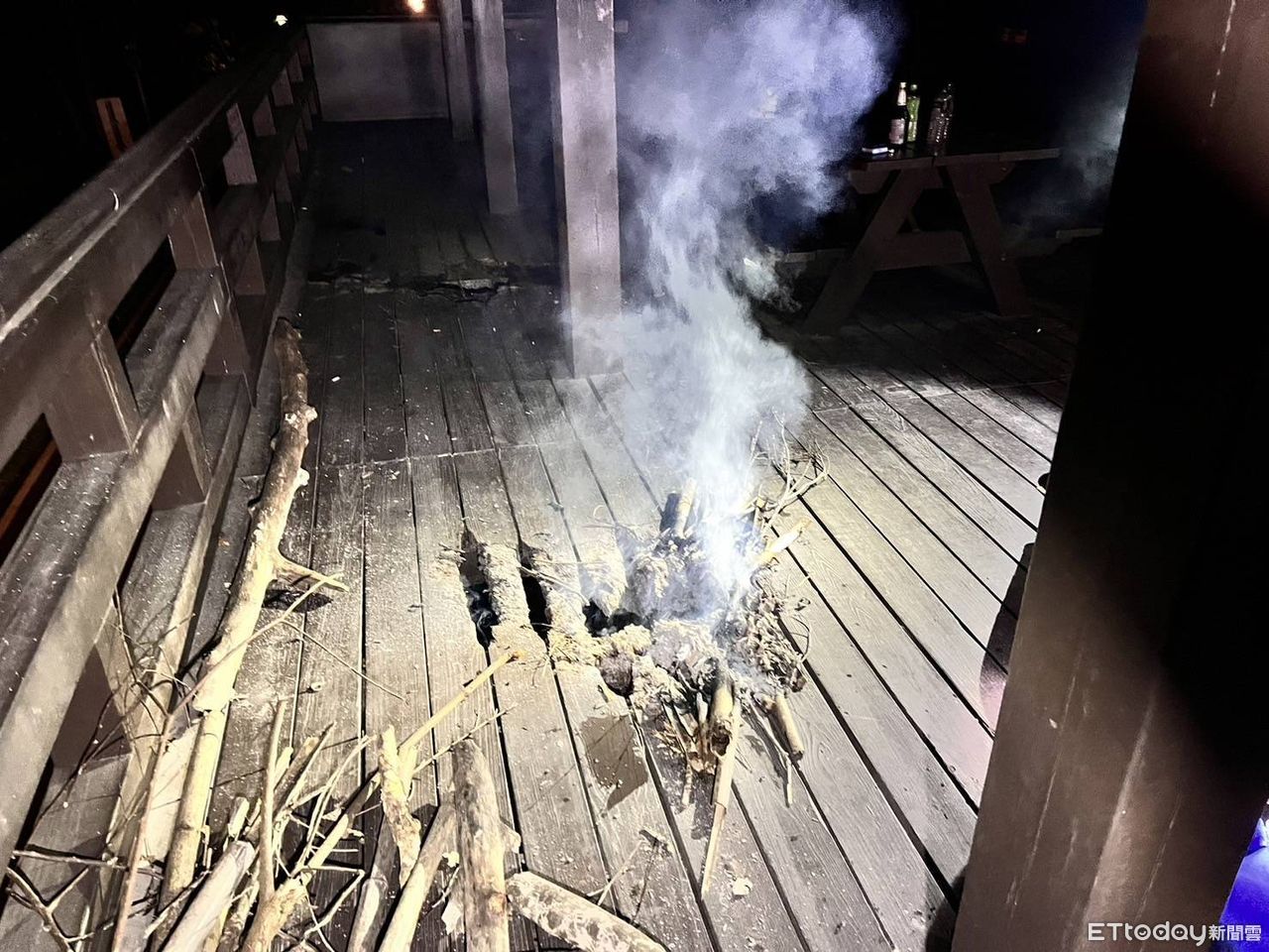 關山景點「縱關日月亭」火警　2男點火驅蚊引燃地板釀禍